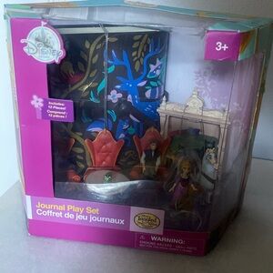 Disneys Tangled play set. Unopened